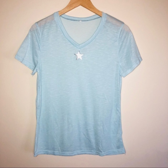 3/$25 🍄 NWOT Women’s Light Blue Metallic Star T-shirt Size Large - Picture 5 of 6